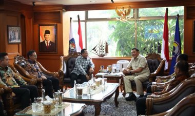 Menhan Sjafrie Laksanakan Kunjungan Kerja ke Kementerian Dalam Negeri