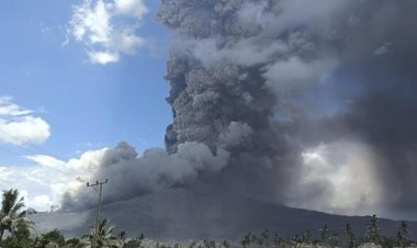 Erupsi Gunung Lewotobi Lumpuhkan Penerbangan, Wisatawan Terjebak di Bali