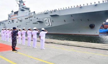 Kapal Induk Helikopter dan Dua Fregat Cina Singgah di Jakarta