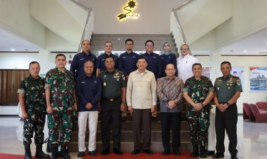 Tinjau PT Pindad, Menhan Sjafrie Beri Arahan