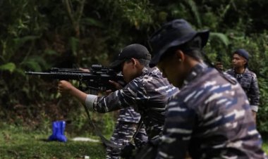 Prajurit KRI Oswald Siahaan-354 Latihan Menembak Saat Operasi Pamtas
