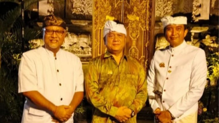 Dirut PTDI Terima Lencana Kehormatan dari Puri Ageng Blahbatuh