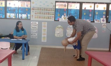 Dipimpin dr. A.A. Ngurah Rai Kusuma Putra, Guru Bali Public School Dilatih Tangani Tersedak dan Didorong Peduli Lingkungan