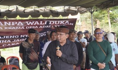 Serangan Metangi! LPD Bangkit, Desa Adat Serangan Berbagi Ratusan Paket Sembako